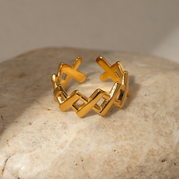 Stainless Steel Cutout Open Ring - Picture 1 of 4